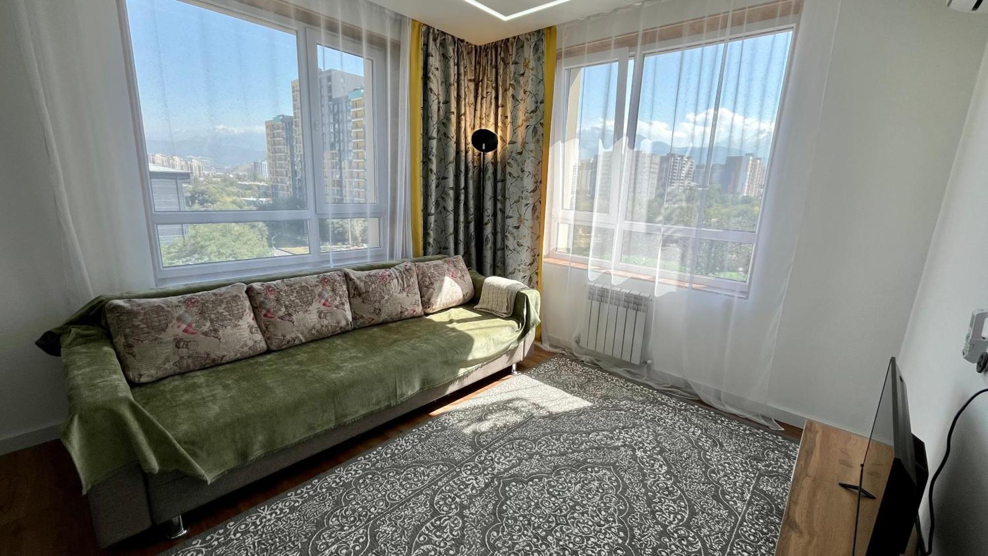 Apartment вид на горы из уютной квартиры Almaty